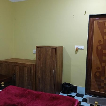 Anjali Homestay - 10 Mins From Airport 西里古里 外观 照片